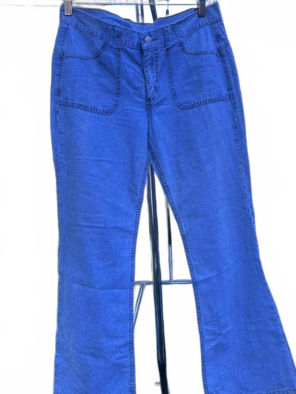 Y2K Levi’s Medium Wash True Low Waist Flares Size 10, 32””